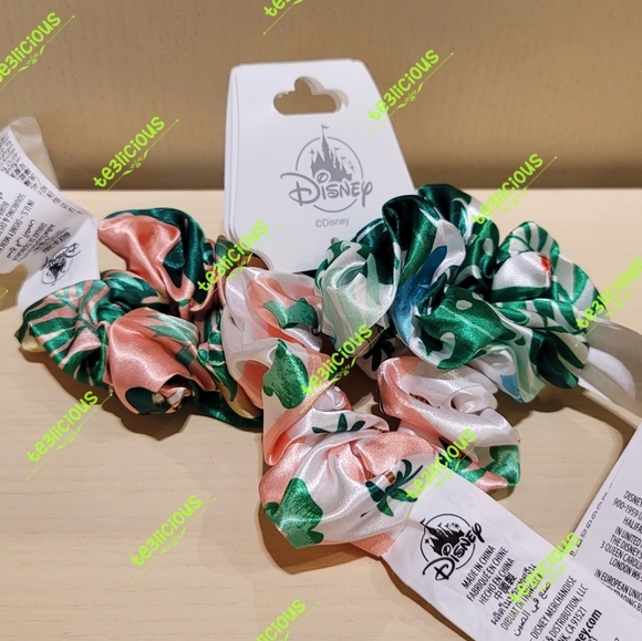 DISNEY PARKS SET OF 3 MICKEY TROPICAL SCRUNCHIES - Picture 4 of 4